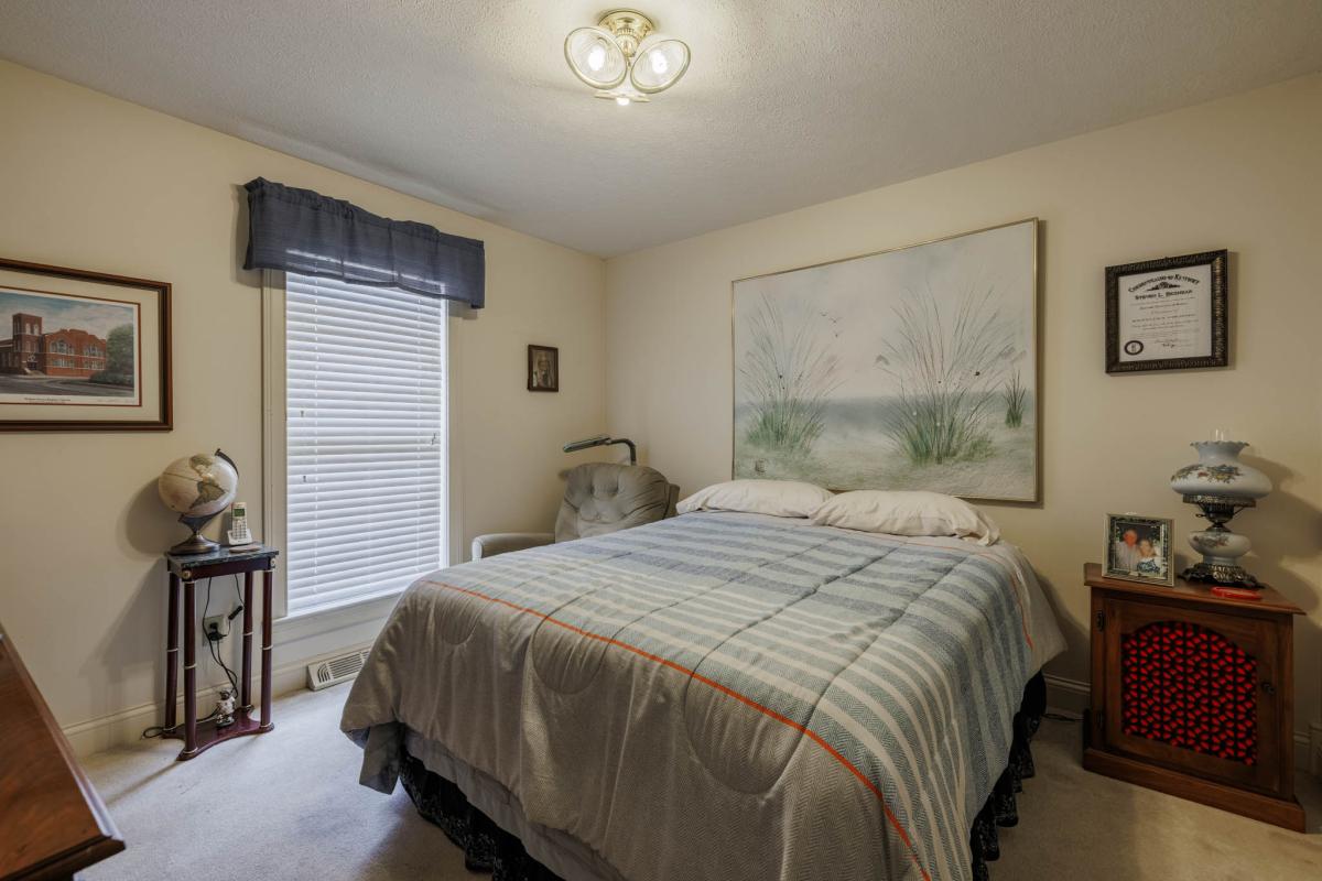 PEPPERMILL COURT HOME Gallery Kurtz Auction & Realty Co.